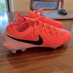 Nike Phantom GX II Pro FG Flyknit Cleats.
